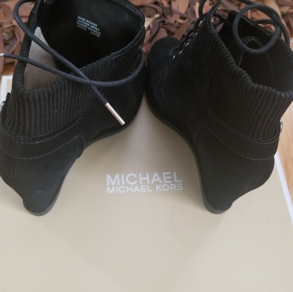 Michael Kors Carrigan Booties, NWB - Picture 8 of 14